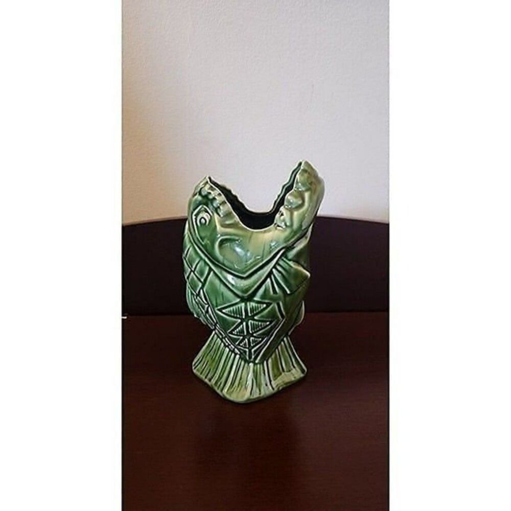 Disney's Trader Sam's Enchanted Tiki Bar 1st Edition Green Piranha Mug - Picture 2 of 9